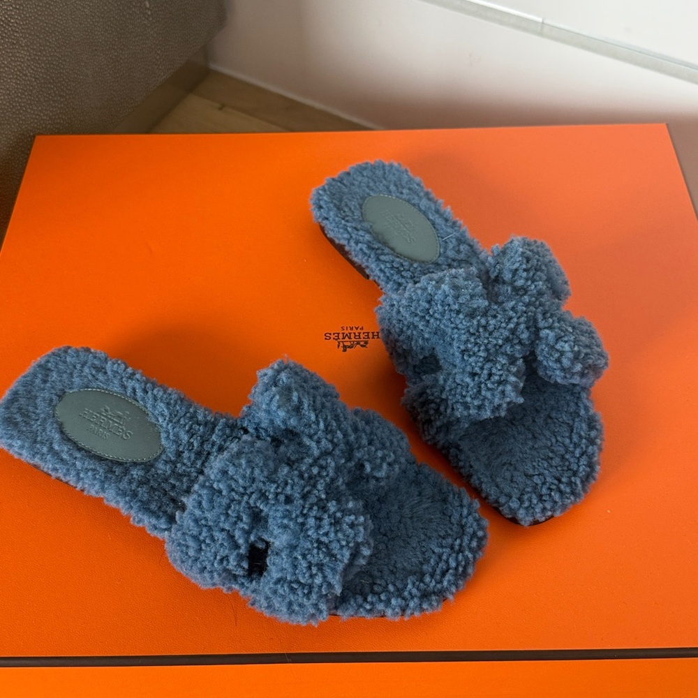 **HERMES ORAN 1x wear NEW! With box don’t miss this deal!!!! *****